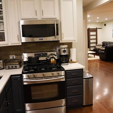 Nice And Cozy. Sleeps 5. Lejlighed Chicago Eksteriør billede