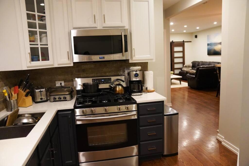 Nice And Cozy. Sleeps 5. Lejlighed Chicago Eksteriør billede