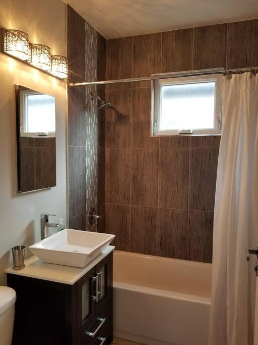 Nice And Cozy. Sleeps 5. Lejlighed Chicago Eksteriør billede